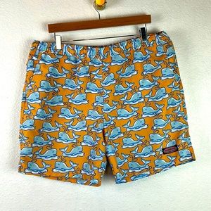 Vineyard Vines whale men’s swim trunks L
